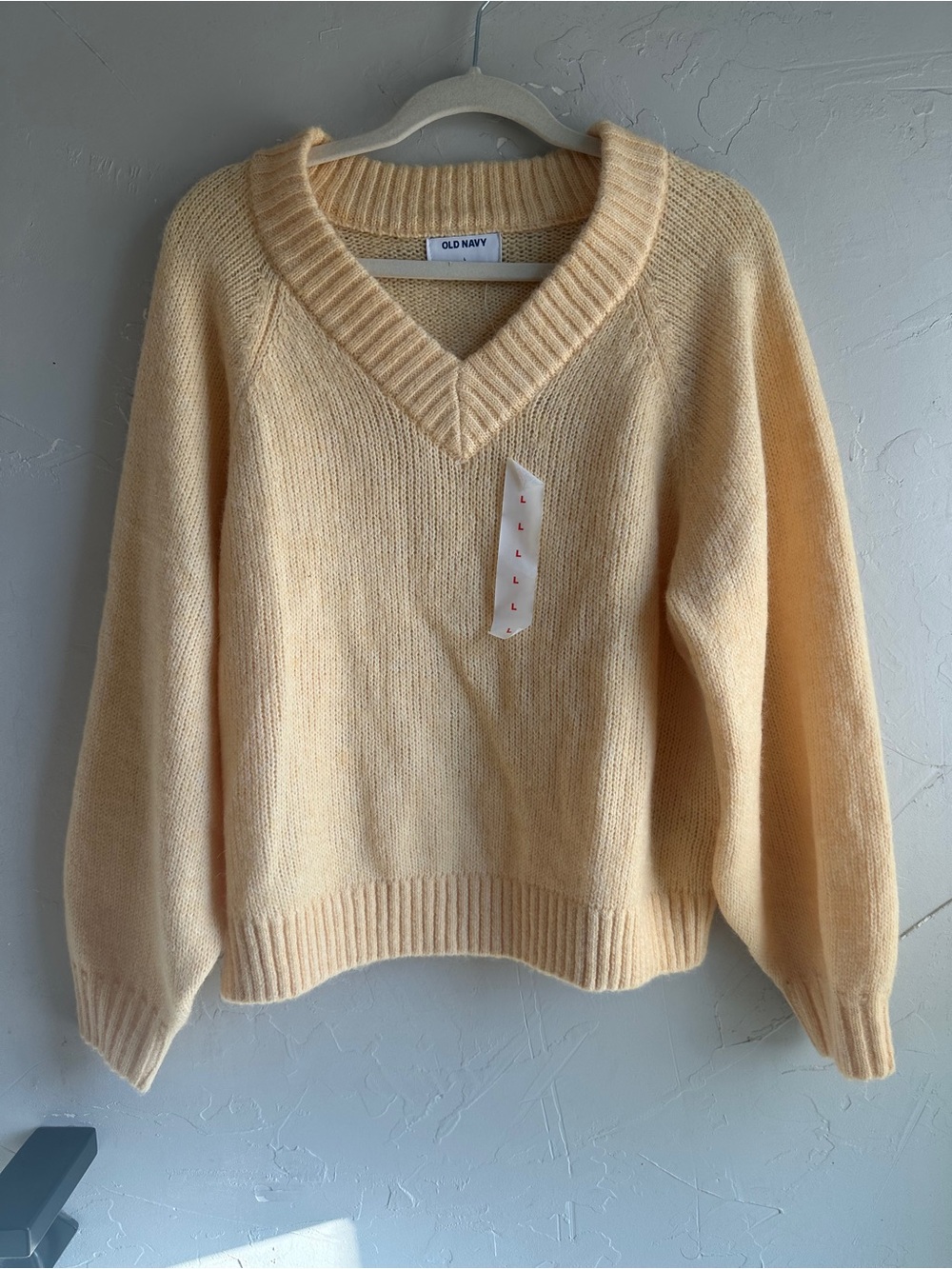 Old Navy Wool Blend V Neck Sweater Cream Cozy Cottagecore Soft Girl Knit L NWT